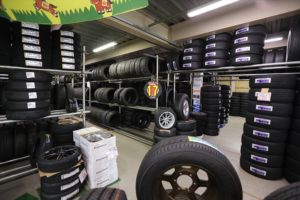 今年も早々とスタッドレスタイヤの販売を開始しました！