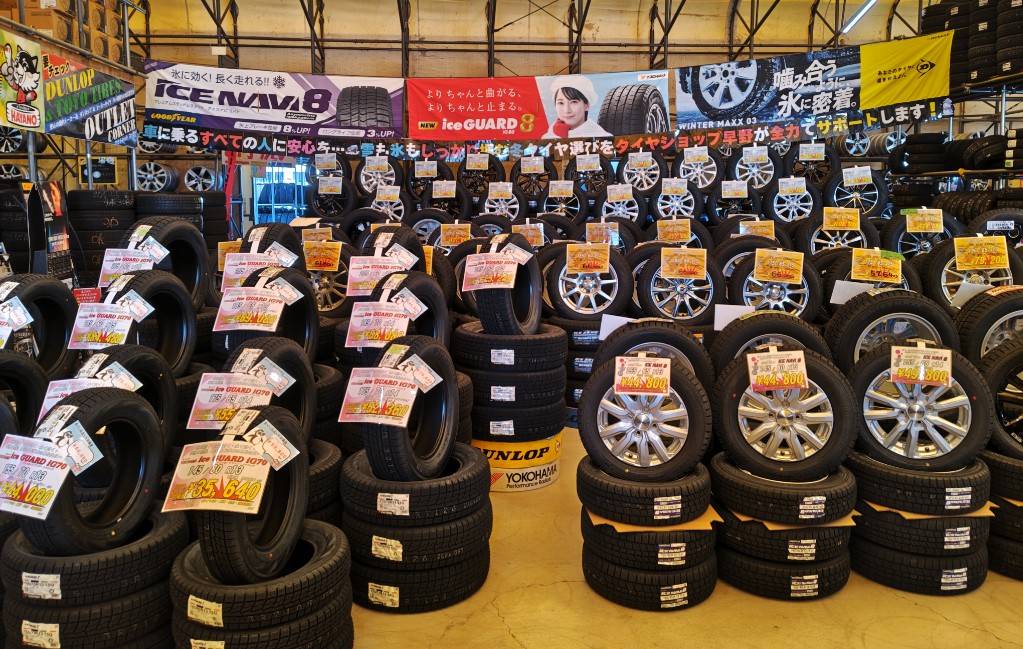 10月1日～ｽﾀｯﾄﾞﾚｽﾀｲﾔ販売ｽﾀｰﾄ！