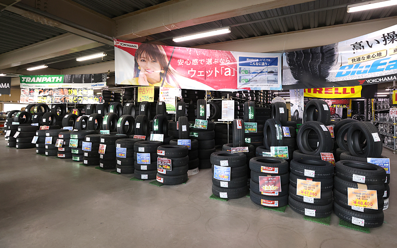 美濃加茂店内装